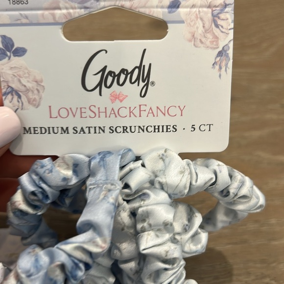 NWT LoveShackFancy Hair Accessories Set

4piece set - Picture 2 of 5